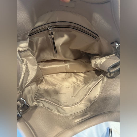 Brand New Calvin Klein Gabrianna Novelty Slim Side Zip Tote - Picture 6 of 15